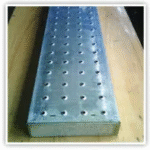 Metal Plank diatas Kayu